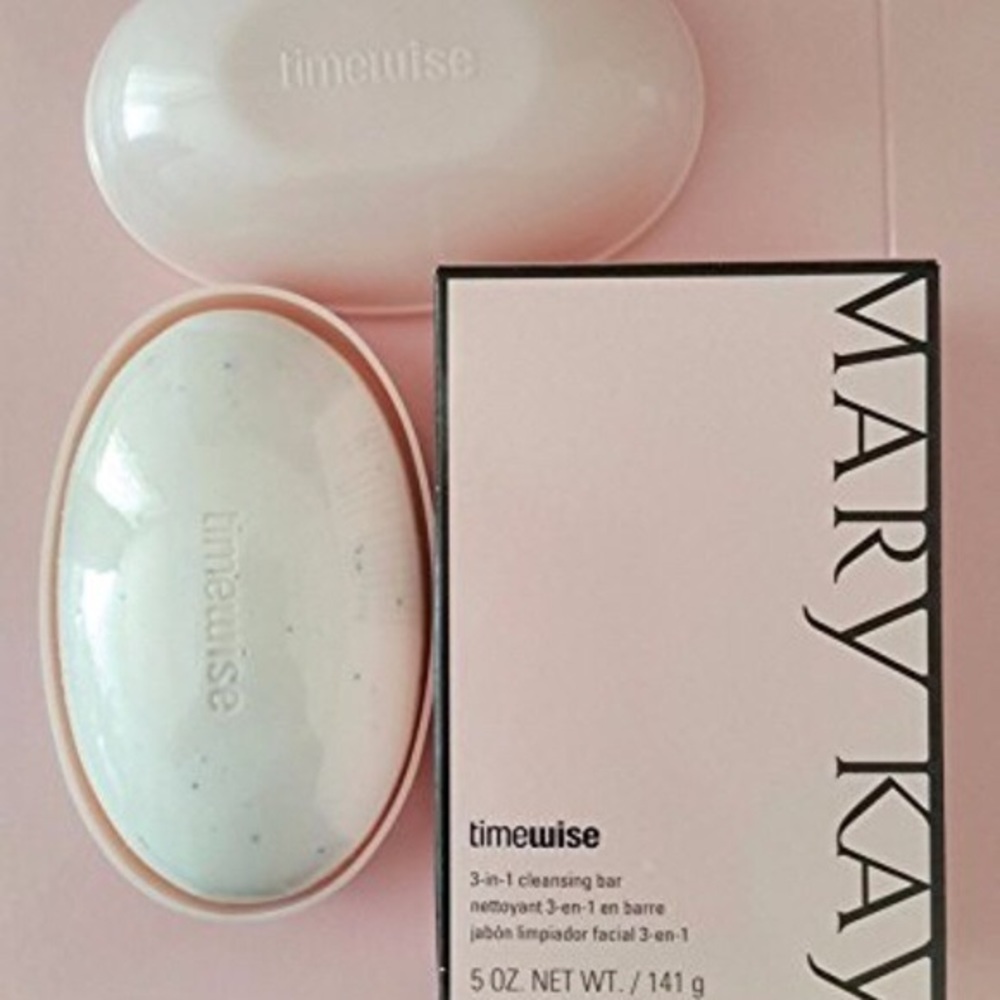 Timewise 3 in 1 Cleansing Soap Bar.